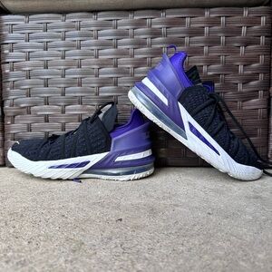 Nike LeBron 18 GS ‘Lakers Youth Boys size 5